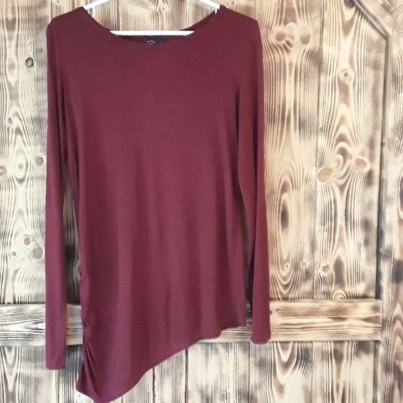 8/$20 Gap Size Medium Burgundy Long T-shirt - Picture 1 of 4